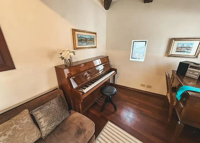 Attic Terrace San Square View *