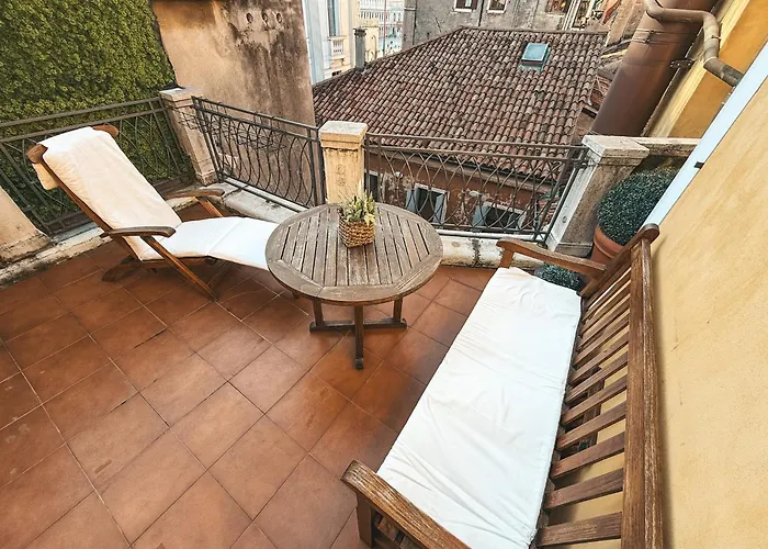 Attic Terrace San Square View דירה ונציה