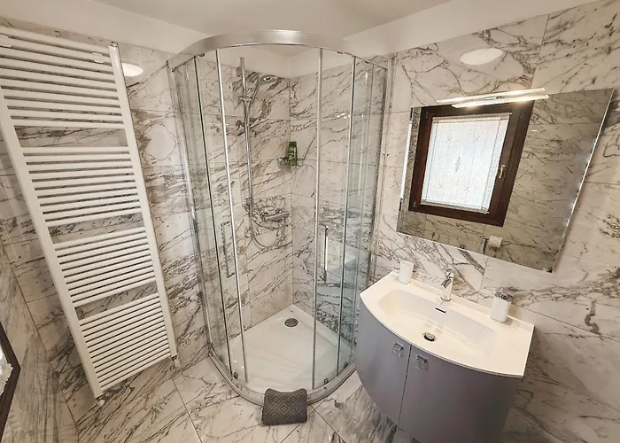 Attic Terrace San Square View דירה