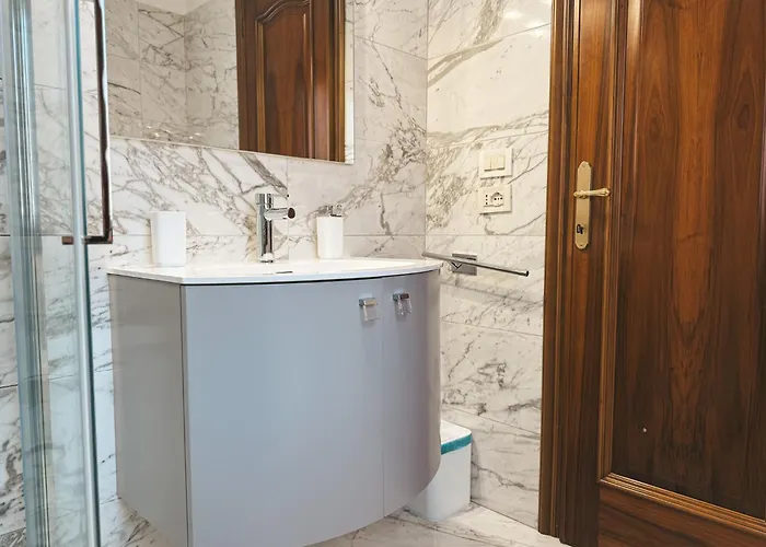 Attic Terrace San Square View דירה *