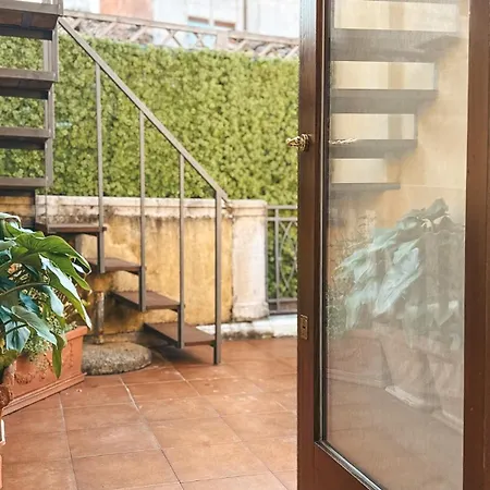 Attic Terrace San Square View Венеция