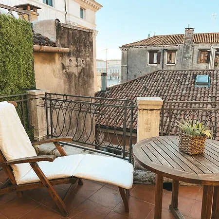 Apartamento Attic Terrace San Square View Veneza