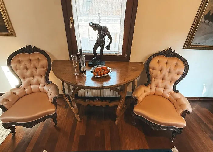 Apartmán Attic Terrace San Square View *