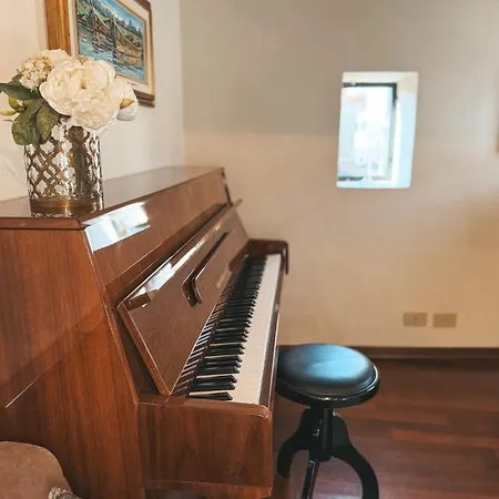 Attic Terrace San Square View Апартаменты *